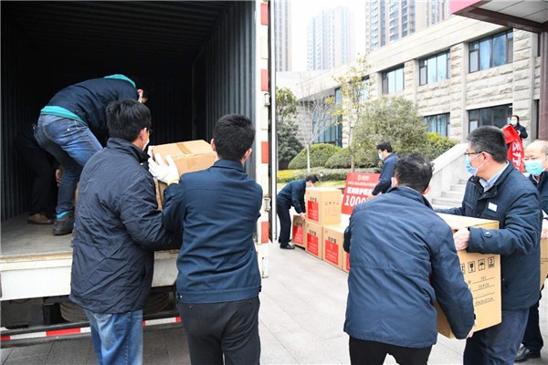 山东省港口集团紧急筹集千套防护服、两万个口罩支援湖北