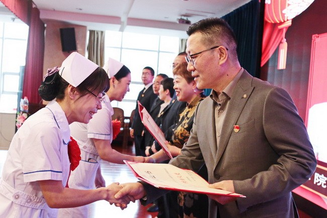 西宁市第一医疗集团召开“5•12国际护士节”表彰大会