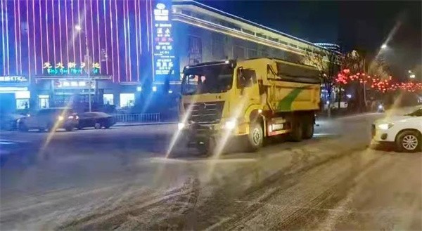 河北省宣化区城管局：以雪为令  全力清雪保畅通