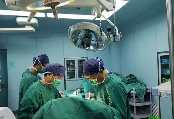 专家帮扶显成效——西宁市第一人民医院胸外科成功开展多例高难度手术