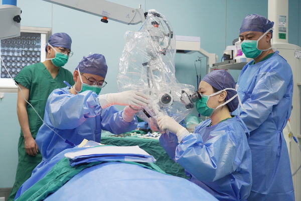 西宁市首例人工耳蜗植入术在西宁市第一人民医院成功实施
